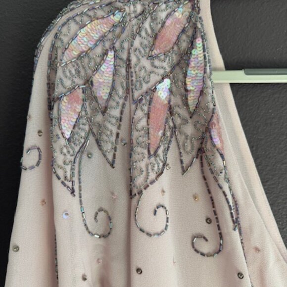 Soft pale pink chiffon dress with beads and sequins - Picture 4 of 8
